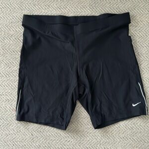 Nike Dri Fit Running Short w back Zip Pocket